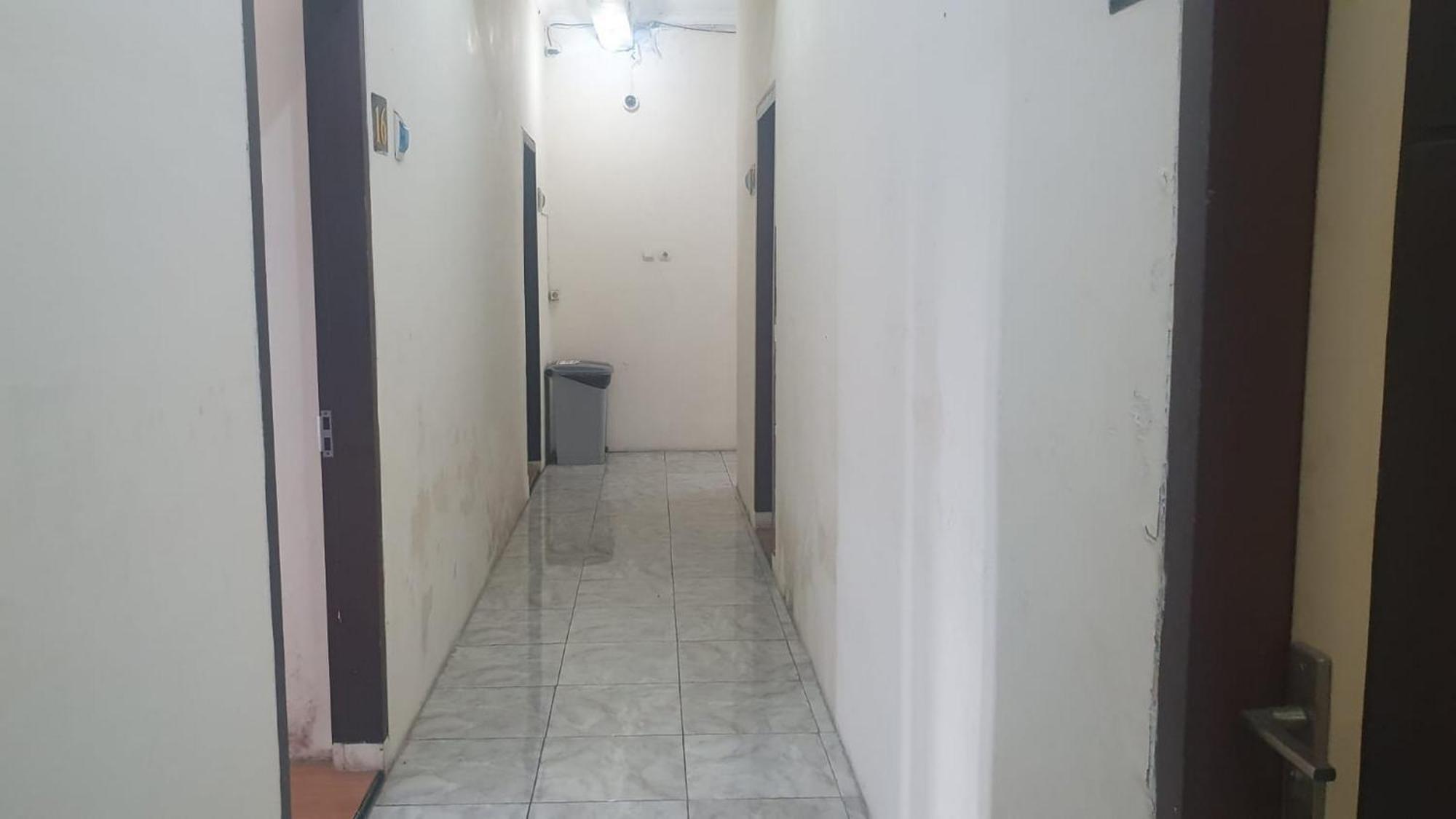 Reddoorz Syariah At Demasto Homestay Jember Exterior photo